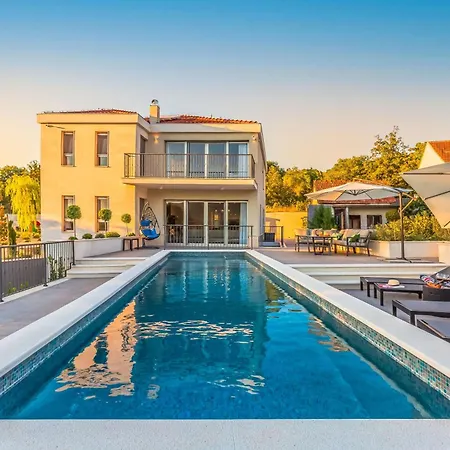 Holiday home In Mit Privatem Pool